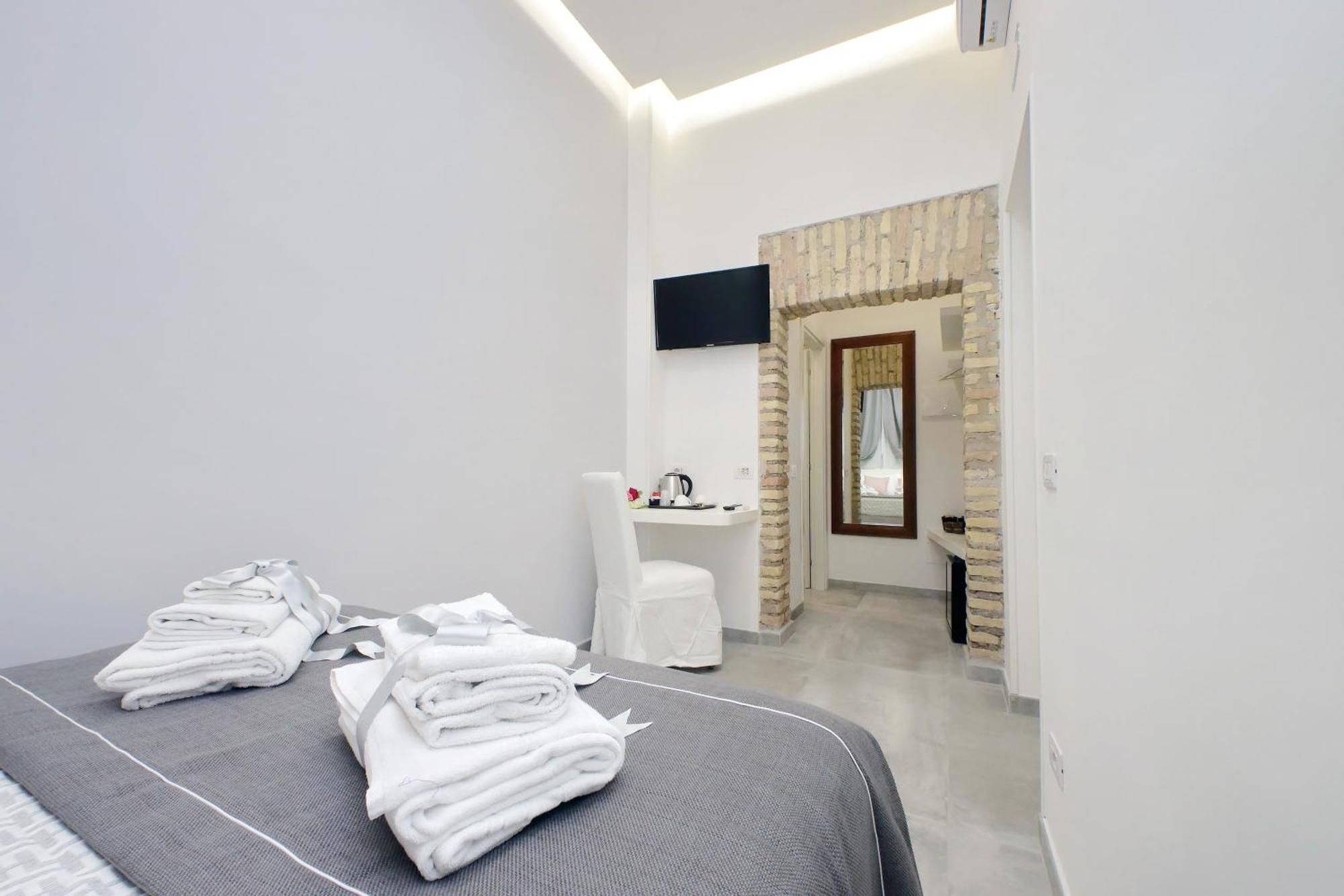 Roman Holiday Suites Dış mekan fotoğraf